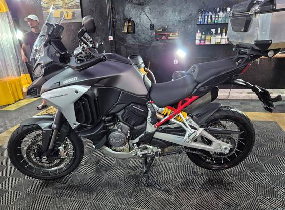 DUCATI MULTISTRADA 1200 V4 S 